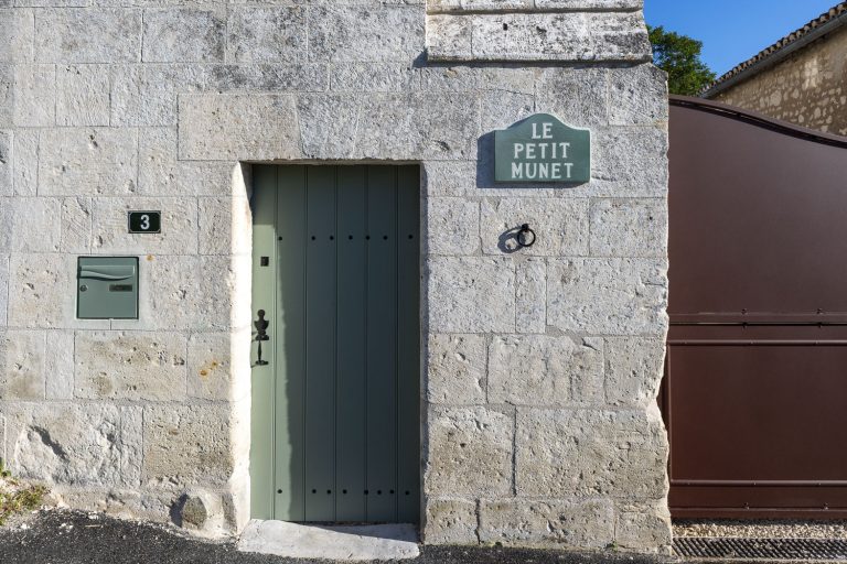 Porte d'entrée du Petit Munet