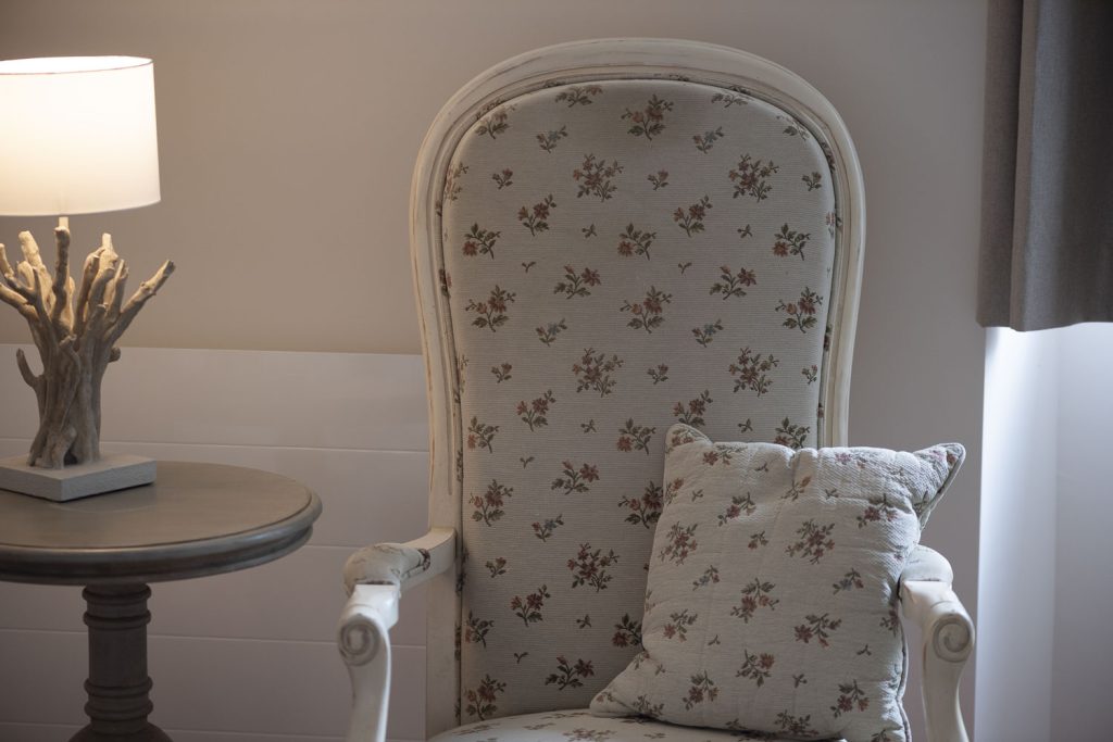 Fauteuil de salon dans le Pigeonnier